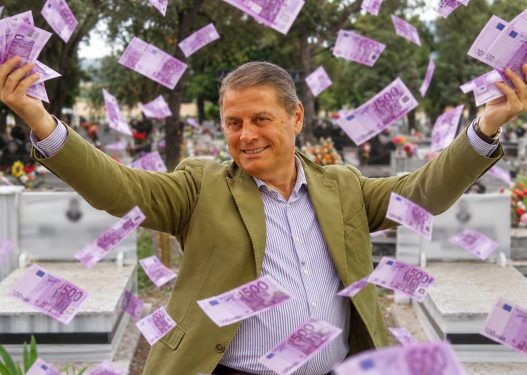Pjerin Ndreu “hedh” 240 MLN lekë për të bërë varrezat “prej ari”