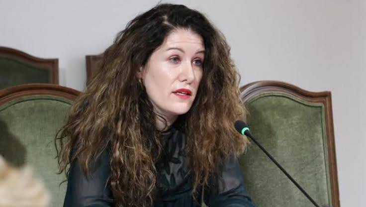 Nga Kosova e  përzunë  me ceremoni  kush është Vlora Hyseni  zarja e Agasit 