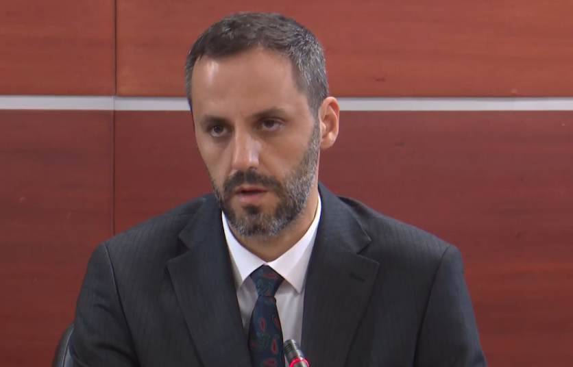 Vrasjet në Shqipëri s’kanë fund, Besfort Lamallari dhe policia mbledhin kufomat