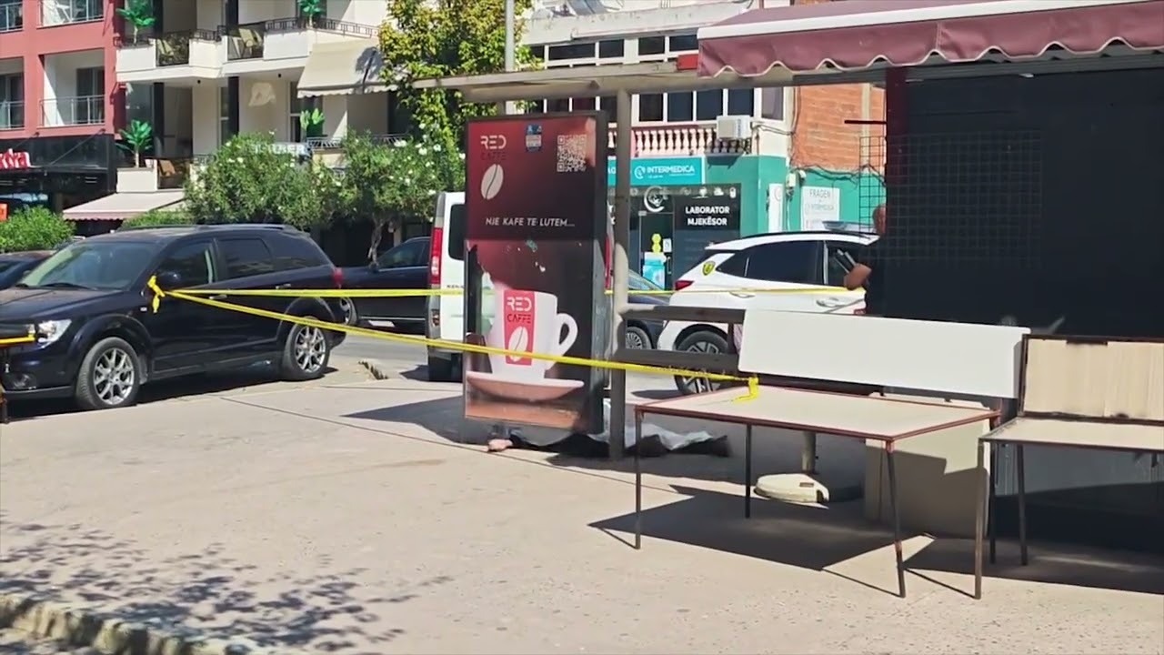 I moshuari humb jetën në stacionin e autobusit në Durrës