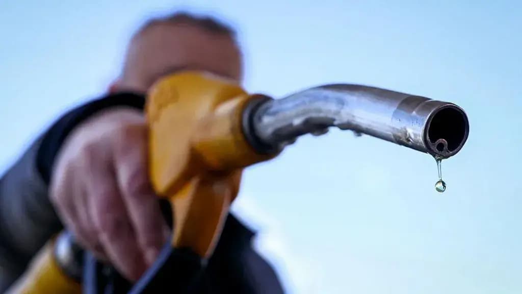 Rriten sërish çmimet e derivateve: Nafta arrin në 1.72 euro për litër