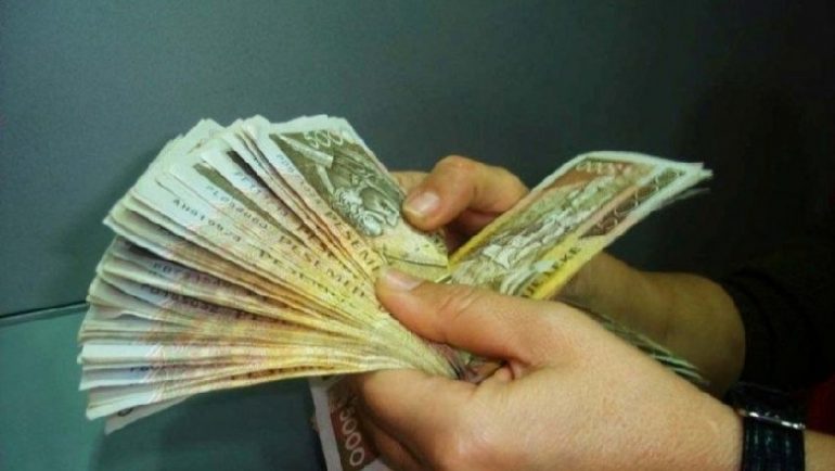 Shqiptari denoncon mashtrimin në Greqi