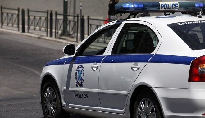 Shqiptari 55-vjeçar plagoset me armë zjarri në Athinë