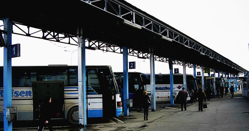 Rriten çmimet e autobusëve, udhëtarët do të paguajnë më shumë për linjën Gjakovë–Prishtinë