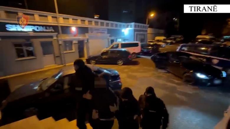Do të shiste pistoletën, pranga 29-vjeçarit në Kamëz!