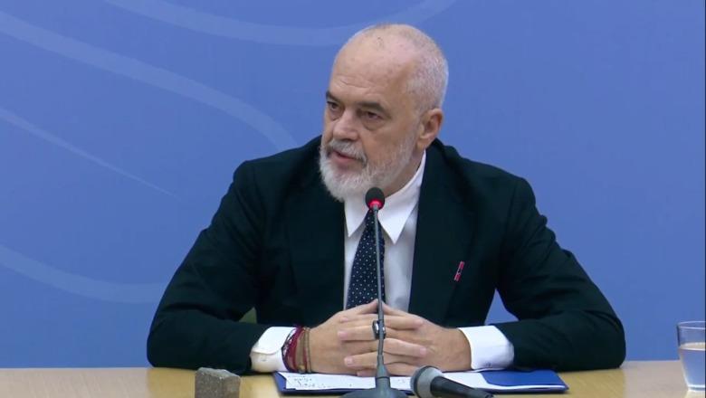 Policët me këpucë dasme që hanë kroasantë do marrin 2500 € bonus nga Rama