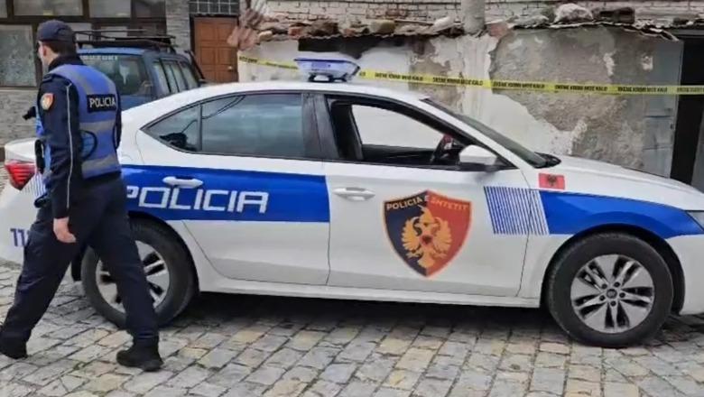 Qëlloi me armë zjarri para banesës së ish-bashkëjetueses, arrestohet 37-vjeçari në Roskovec