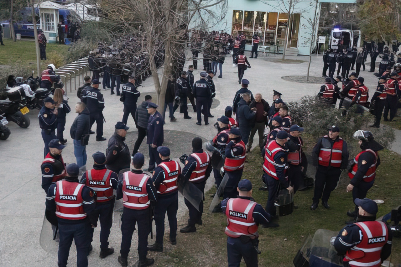 Studentët i fusin tmerrin Ramës: Tirana në shtetrrethim, policë, civilë, autobotë e dronë në çdo cep