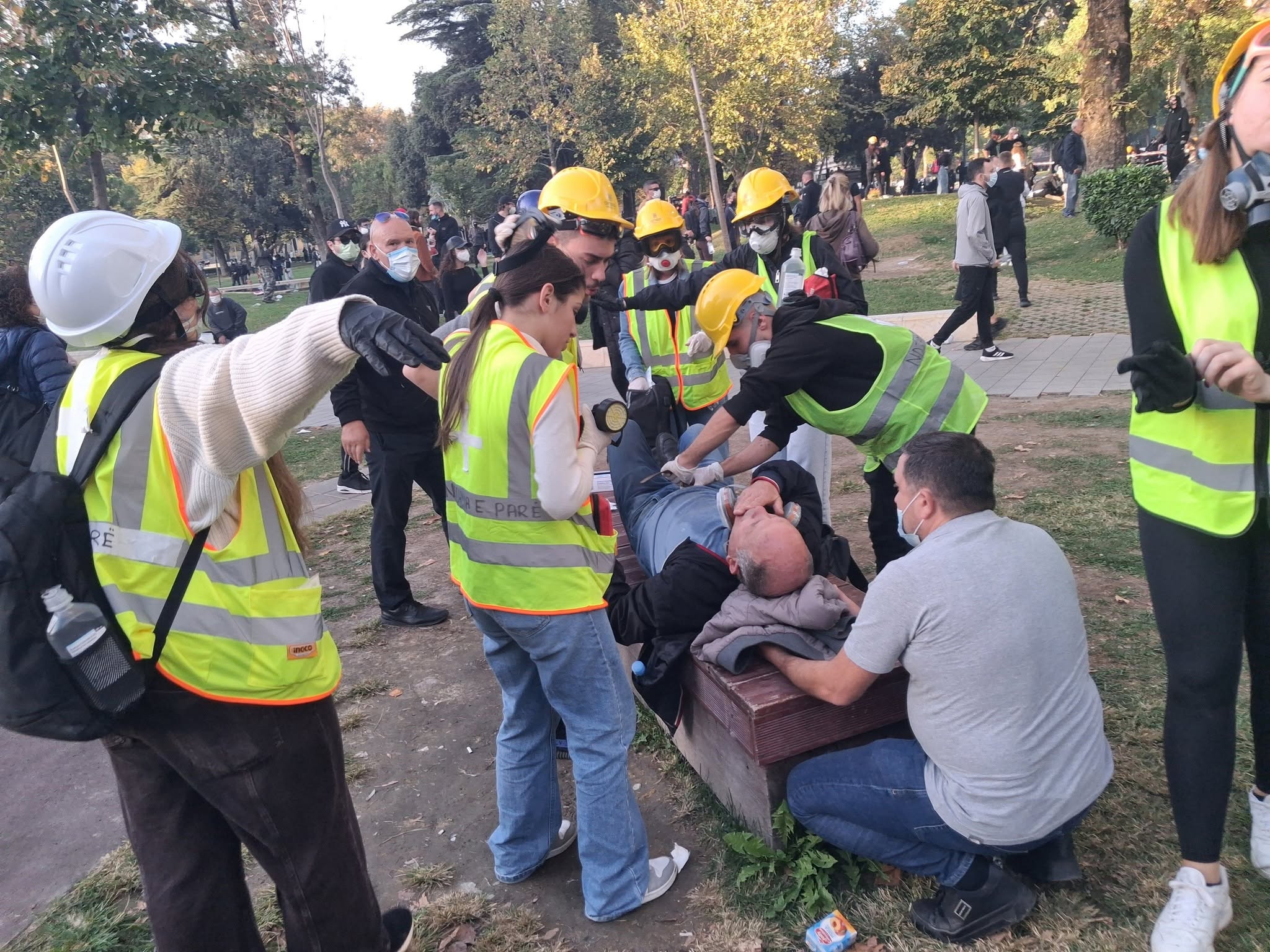Policia nuk kursen as Sazan Gurin  e qëllon me plumb gome