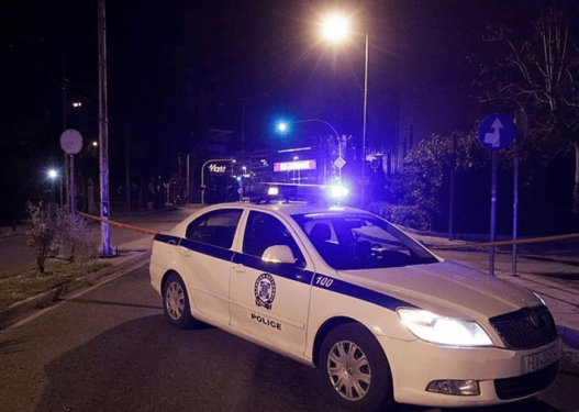 Greqi/ Plagoset rëndë 58-vjeçari shqiptar në banesën e tij, në kërkim 17-vjeçari