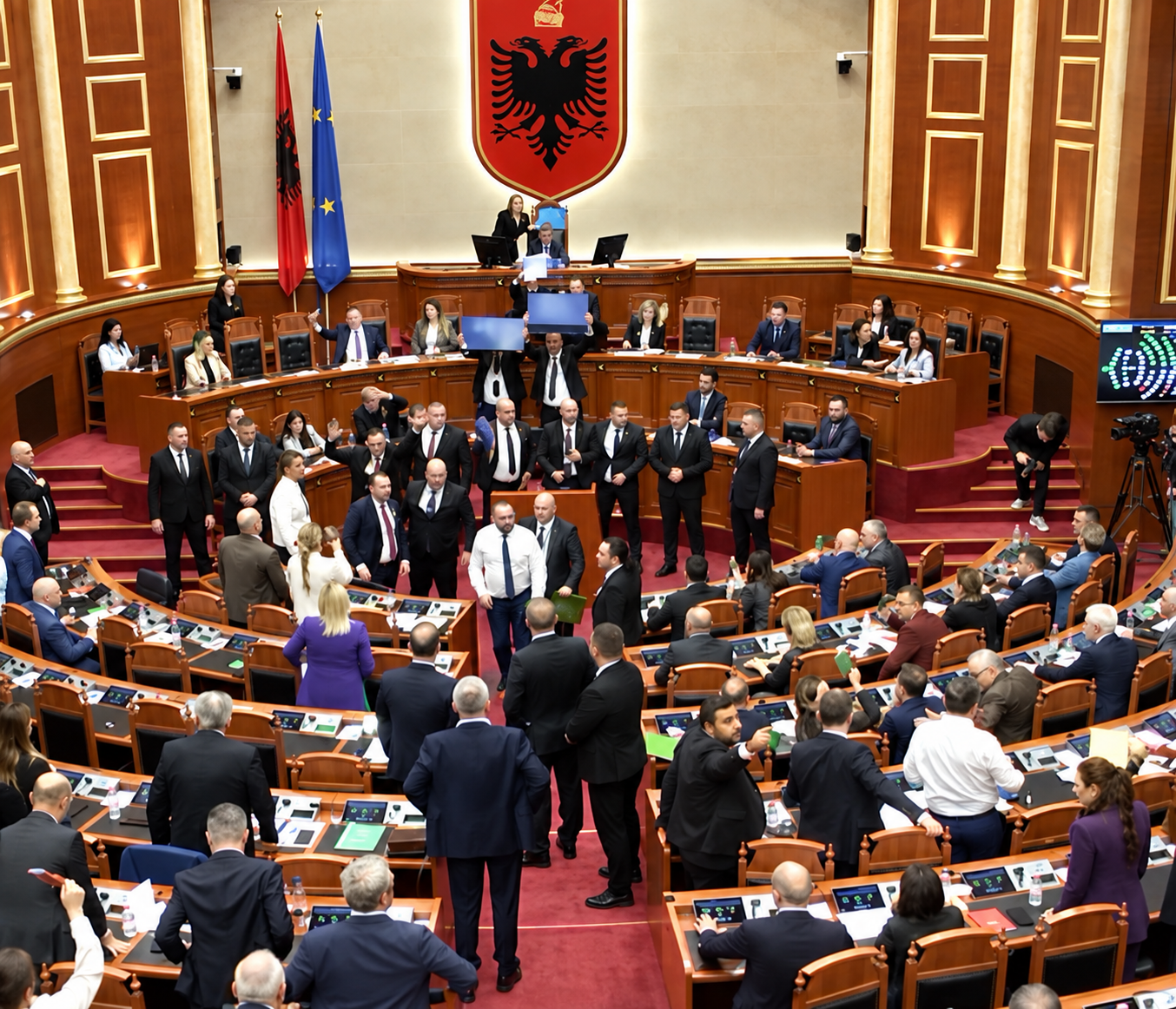 Goditje në shenjë, ministrja e Ramës pëson “headshot”