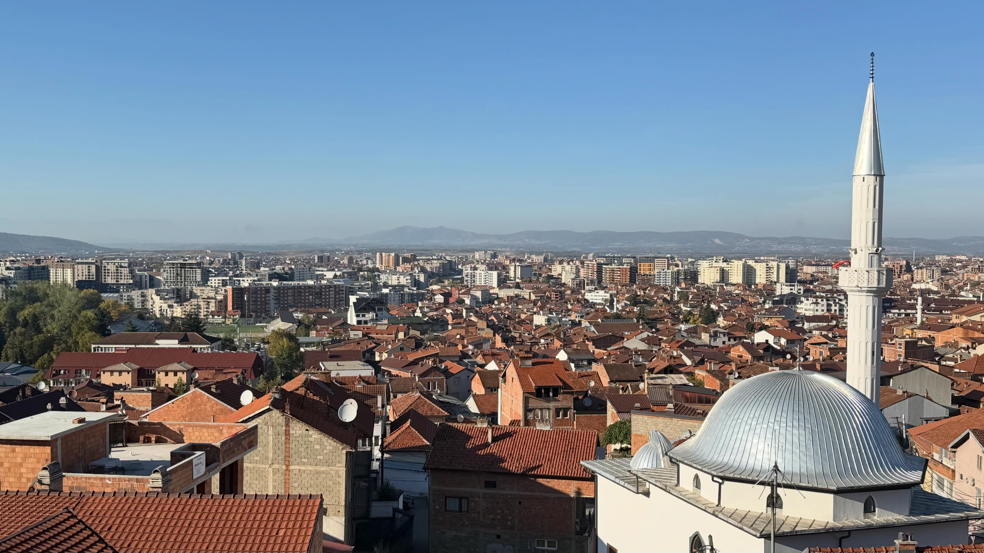 Prizreni pa ujë! Banorët e Hoca Mahallës: Prej dy muajsh kemi vetëm 2-3 orë ujë në ditë, faturat i paguajmë rregullisht!