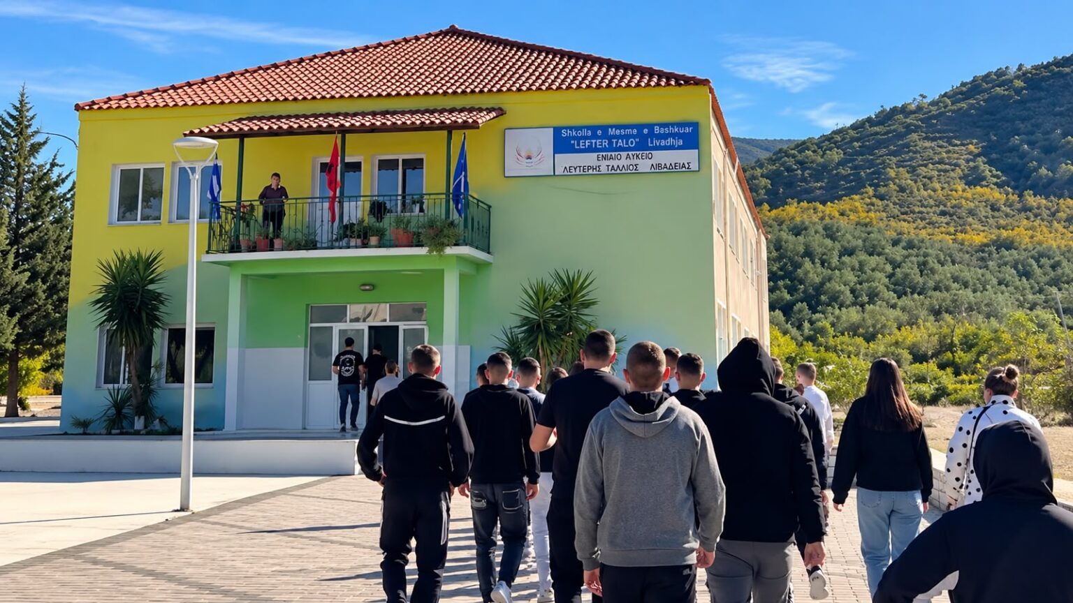 Protestë në gjimnazin “Lefter Talo”, nxënësit kërkojnë rikthimin e transportit