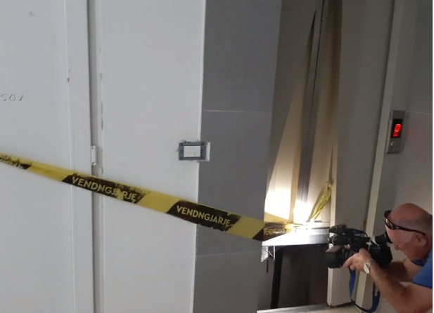 16-vjeçari humb jetën në restorant, kolegu e shtyu drejt ashensorit