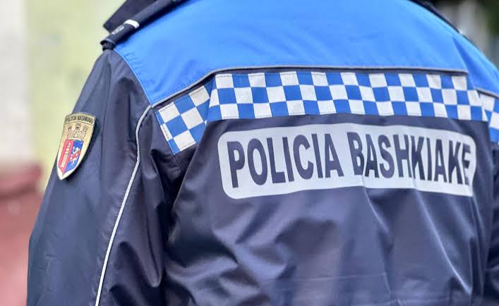 Polici bashkiak  Drejtoresha ka dhënë urdhër  12 orë duhet të ruajmë PS si civila