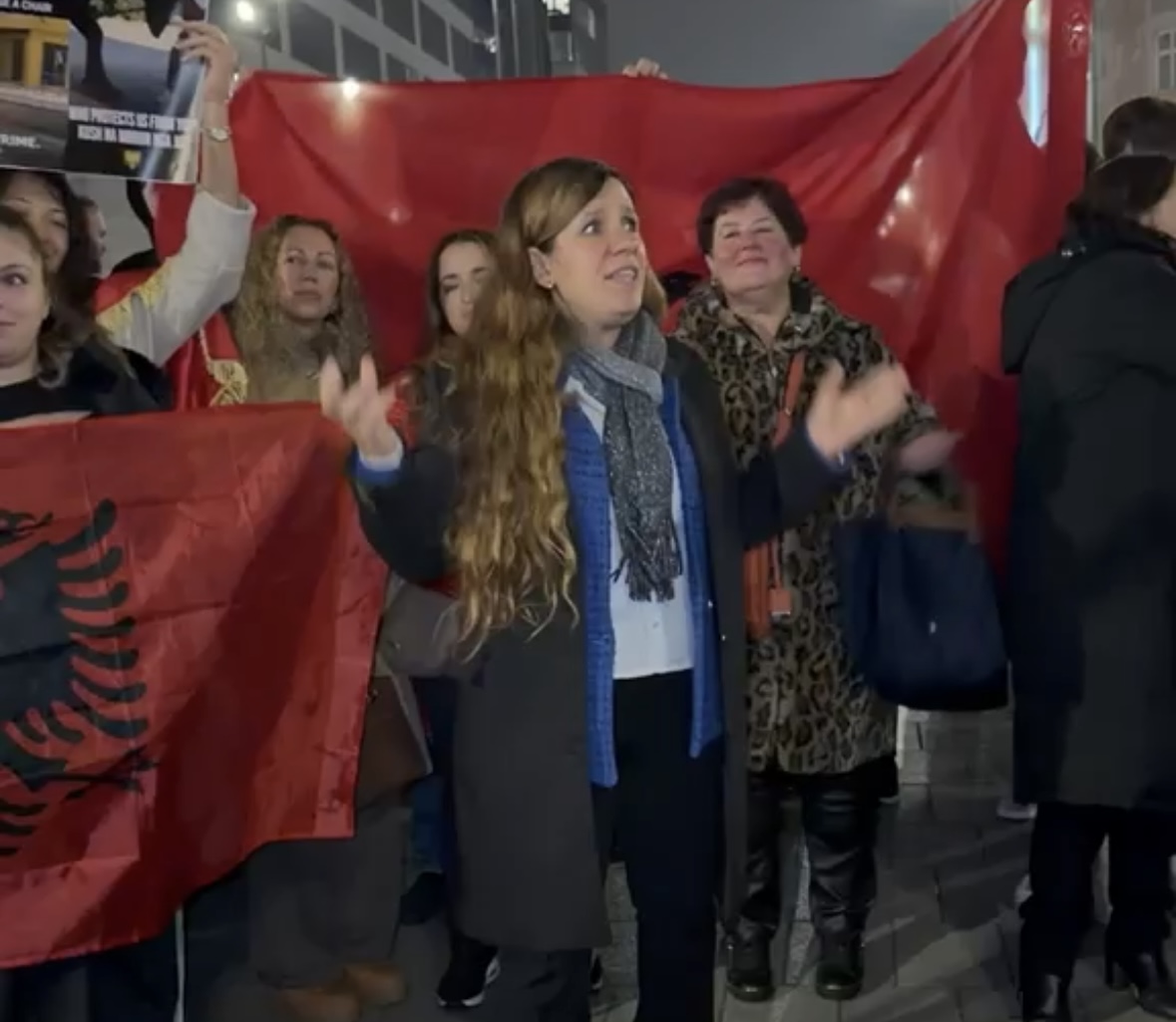 shqiptaret-protestojne-para-parlamentit-evropian-ne-bruksel-pa-rini-nuk-ka-shqiperi
