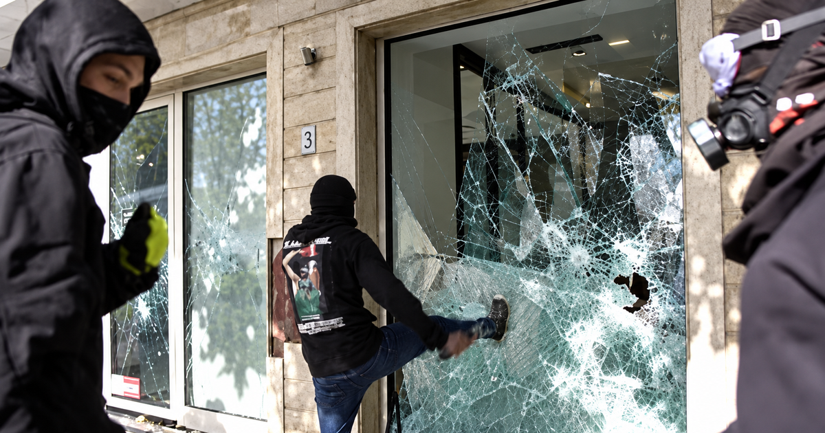 Gjykata lë në  detyrim paraqitjeje  10 protestues  mes tyre edhe një 14 vjeçar