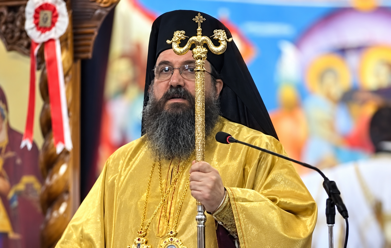 Dhuna e efektivëve pranë Kishës Orthodokse  reagon Mitropoliti Anastas  Ndalni dhunën