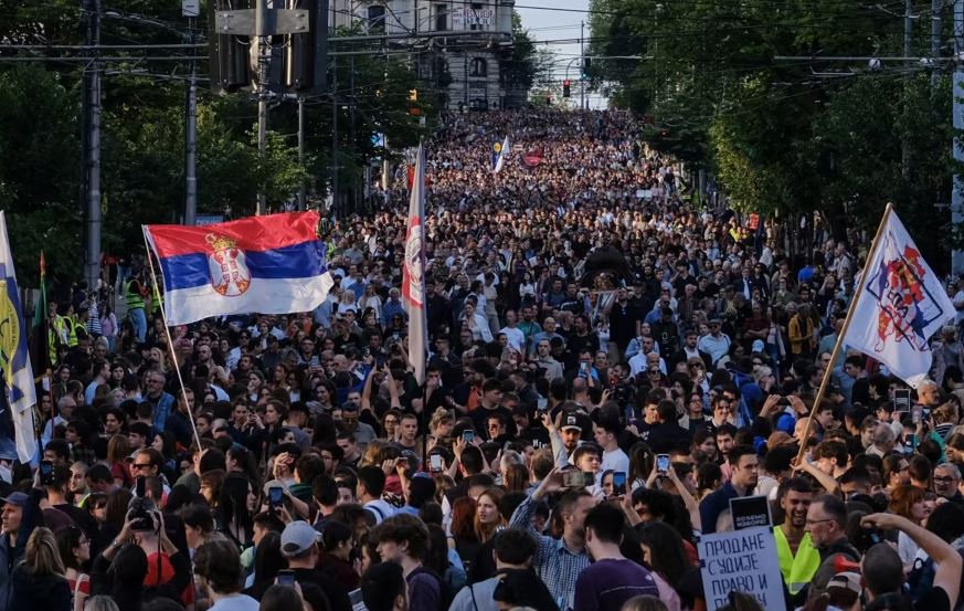 Studentët në Serbi kërkojnë dorëheqjen e drejtuesve të policisë dhe gjyqësorit pas fitores ndaj partisë së Vuçiçit