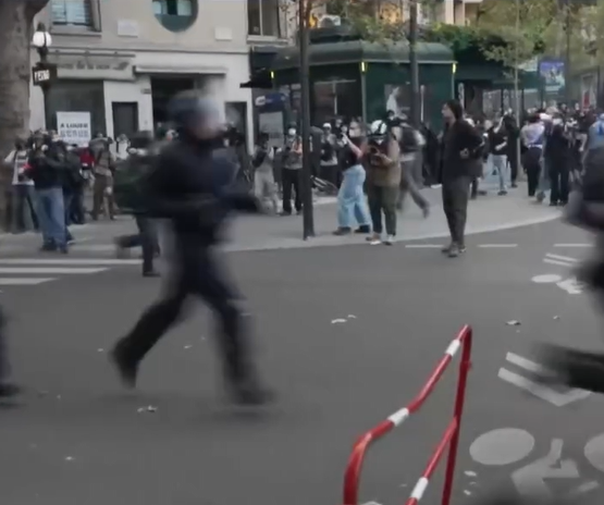 Përplasje të dhunshme gjatë protestave në Francë: Makina në flakë, gaz lotsjellës dhe ndërhyrje policore