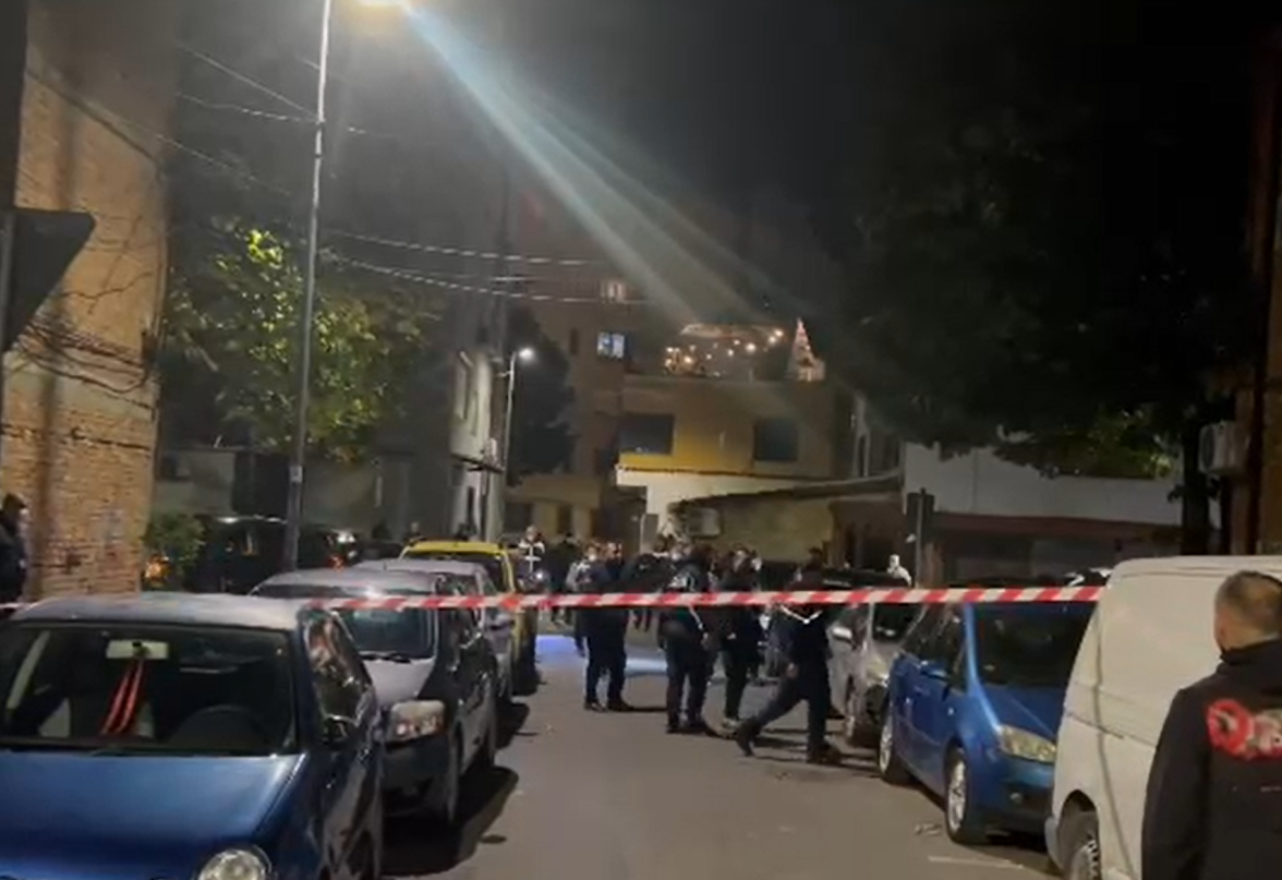 Policia ndryshon pistën për 46-vjeçarin e gjetur të vdekur në makinë: Dyshohet për vetëvrasje