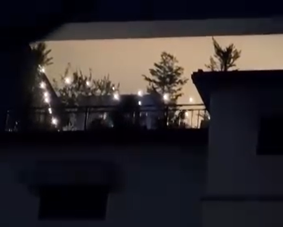  Profesori  profesori   të rinjtë ja marrin këngës në mesnatë  A do ndërgjegjësohemi  