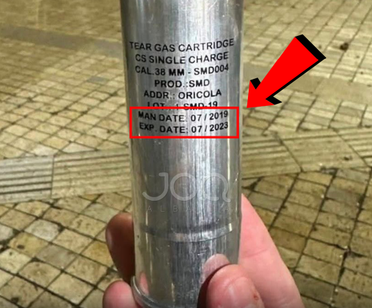 Policia helmon studentët dhe të rinjtë me gaz lotsjellës të skaduar