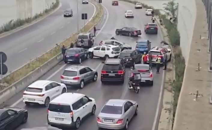 Aksident me 5 automjete në Unazën e Madhe