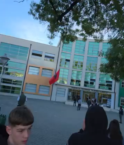 Nxënësit e profesionales bojkotojnë mësimin: Rama, jep dorëheqjen!