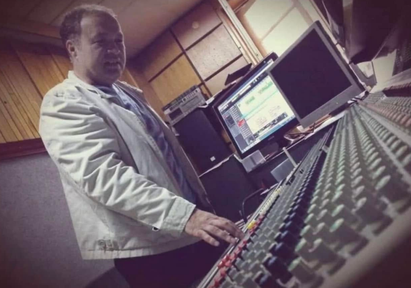 LAJM I HIDHUR: Ndërron jetë këngëtari dhe producenti i njohur kosovar, Eroll Jakupi