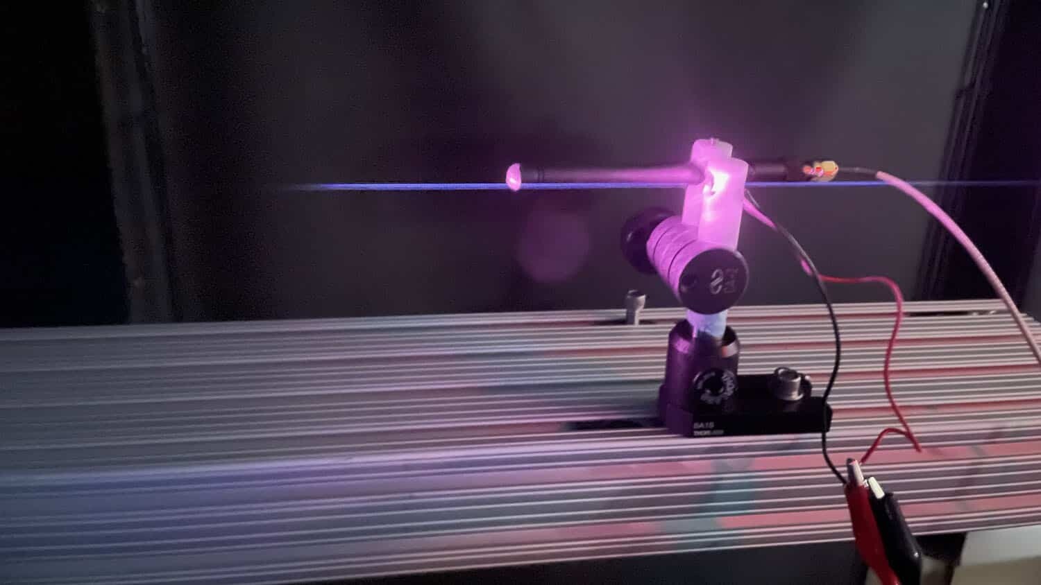 Krijohet antena e parë me lazer që transmeton valë radio
