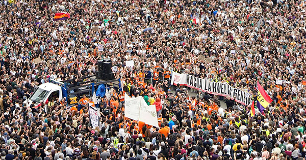 Revoltë popullore: Gjithë Spanja në shesh për krizën e strehimit