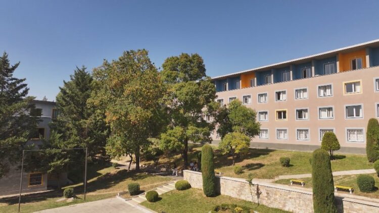 Qiratë e larta, sfidë për studentët në Tiranë! Konviktet mbulojnë vetëm 7%
