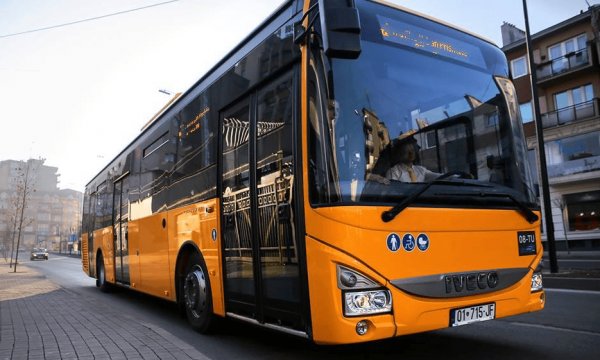 Protestat në Prishtinë, Komuna paralajmëron qytetarët: Priten vonesa në transportin publik