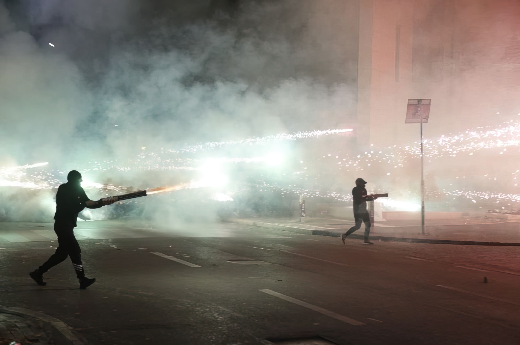 U arrestuan nga Policia gjatë protestave, Gjykata liron të rinjtë