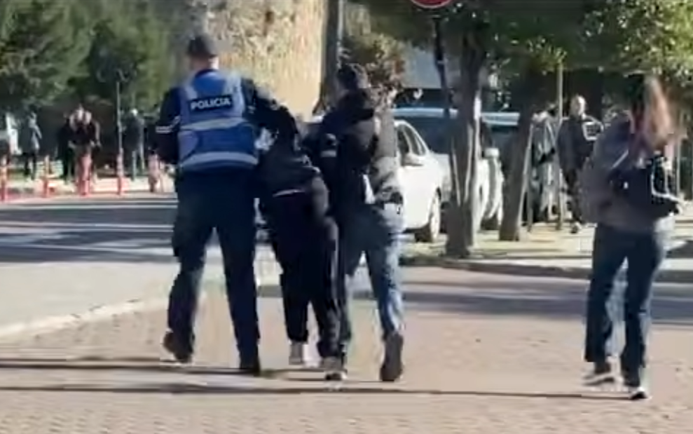 Tensione në Elbasan  policia nis shoqërimet
