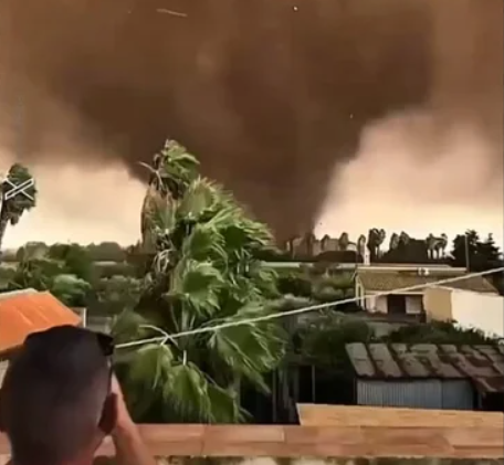 Pamje kaotike në Siçili gjatë dy tornadove shkatërruese