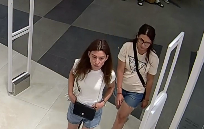 Policia nxjerr fotot e dy të dyshuarve për vjedhje, kërkon ndihmë nga qytetarët