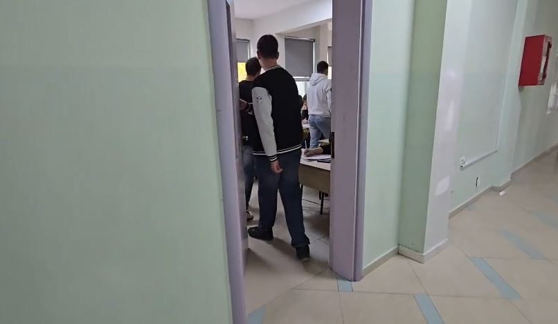 Në Vlorë pedagogët zhvillojnë mësimin normalisht  nuk i bashkohen bojkotit