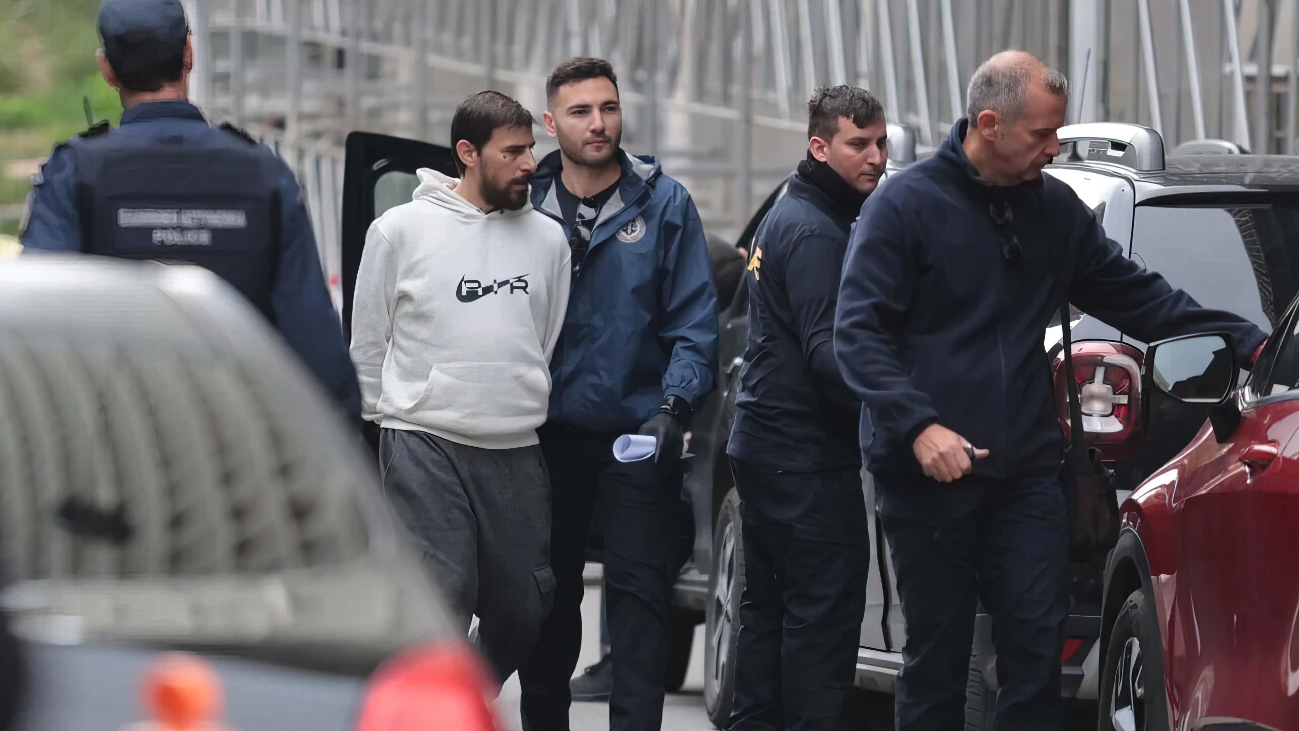 Shpërthimi i godinës i mori jetën 3 shqiptarëve: Arrestohet bashkombasi, grabiti tubat e gazit